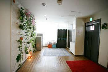 Oyo Hikari House Pensionat *